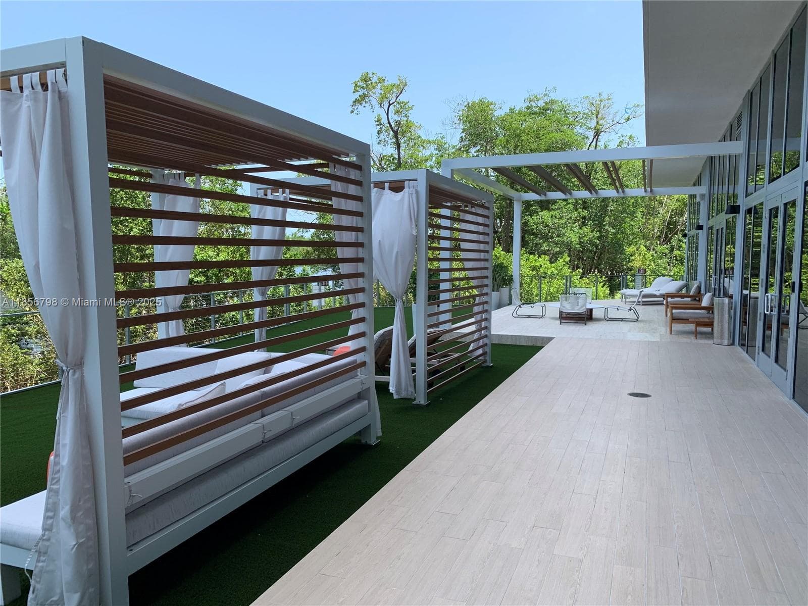 16385 Biscayne Blvd # 2720, North Miami Beach FL 33160 — 13