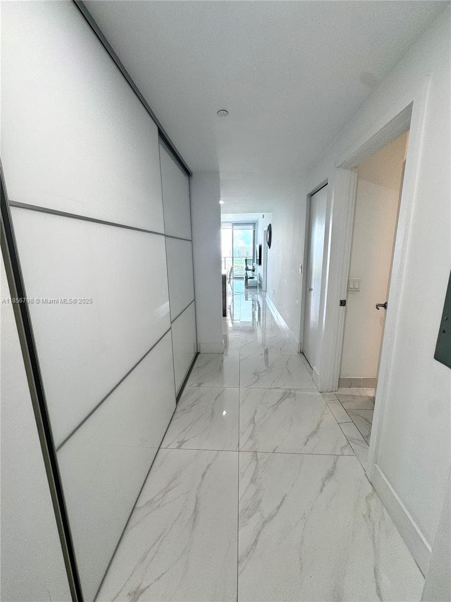 16385 Biscayne Blvd # 2720, North Miami Beach FL 33160 — 17