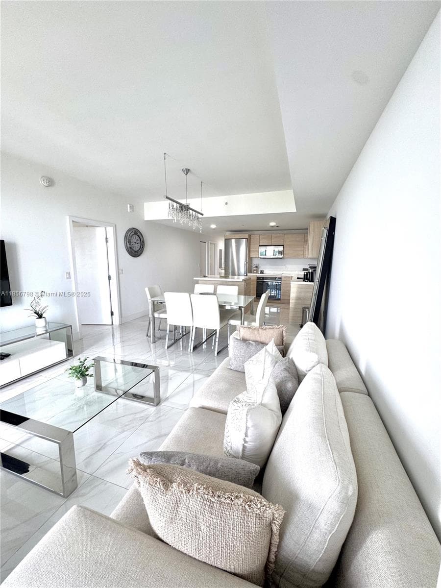 16385 Biscayne Blvd # 2720, North Miami Beach FL 33160 — 35