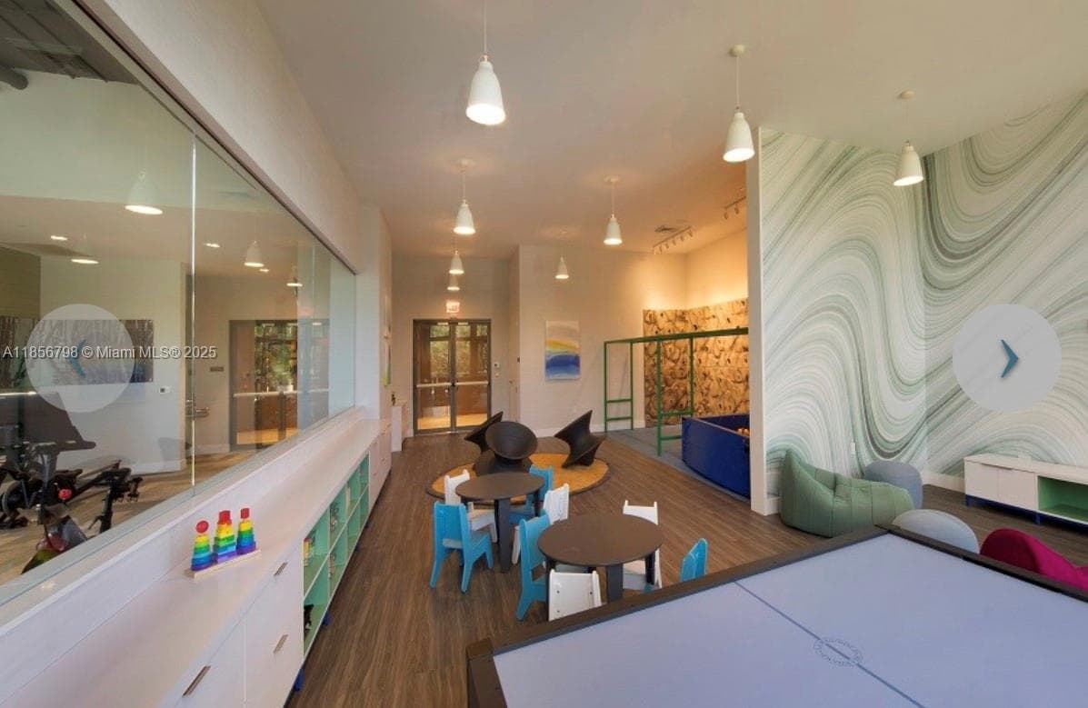 16385 Biscayne Blvd # 2720, North Miami Beach FL 33160 — 5