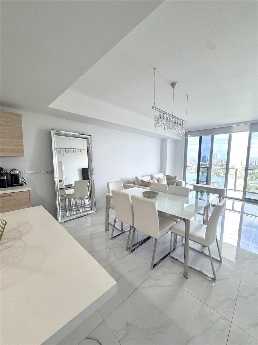 16385 Biscayne Blvd # 2720, North Miami Beach FL 33160 — 30