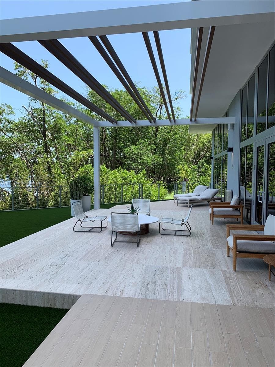 16385 Biscayne Blvd # 2720, North Miami Beach FL 33160 — 14