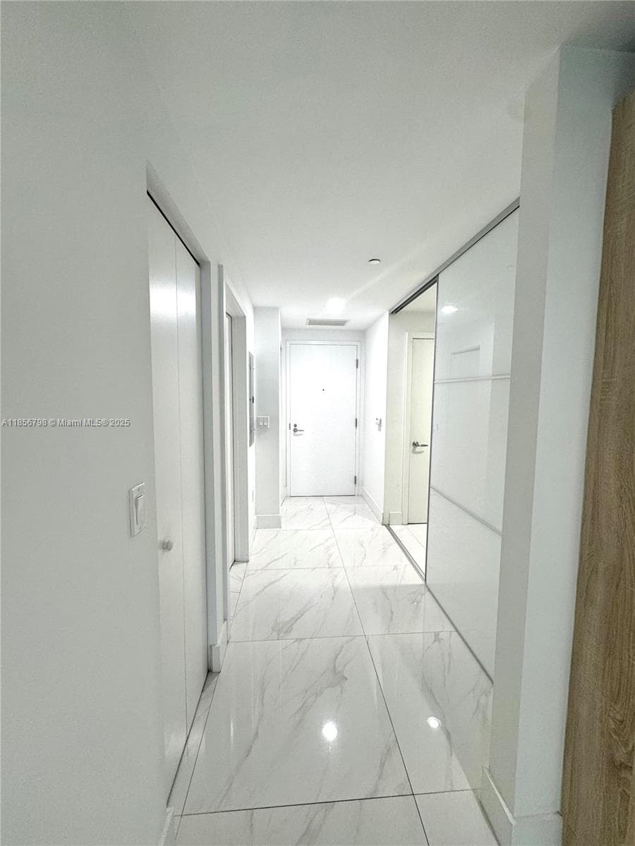 16385 Biscayne Blvd # 2720, North Miami Beach FL 33160 — 19