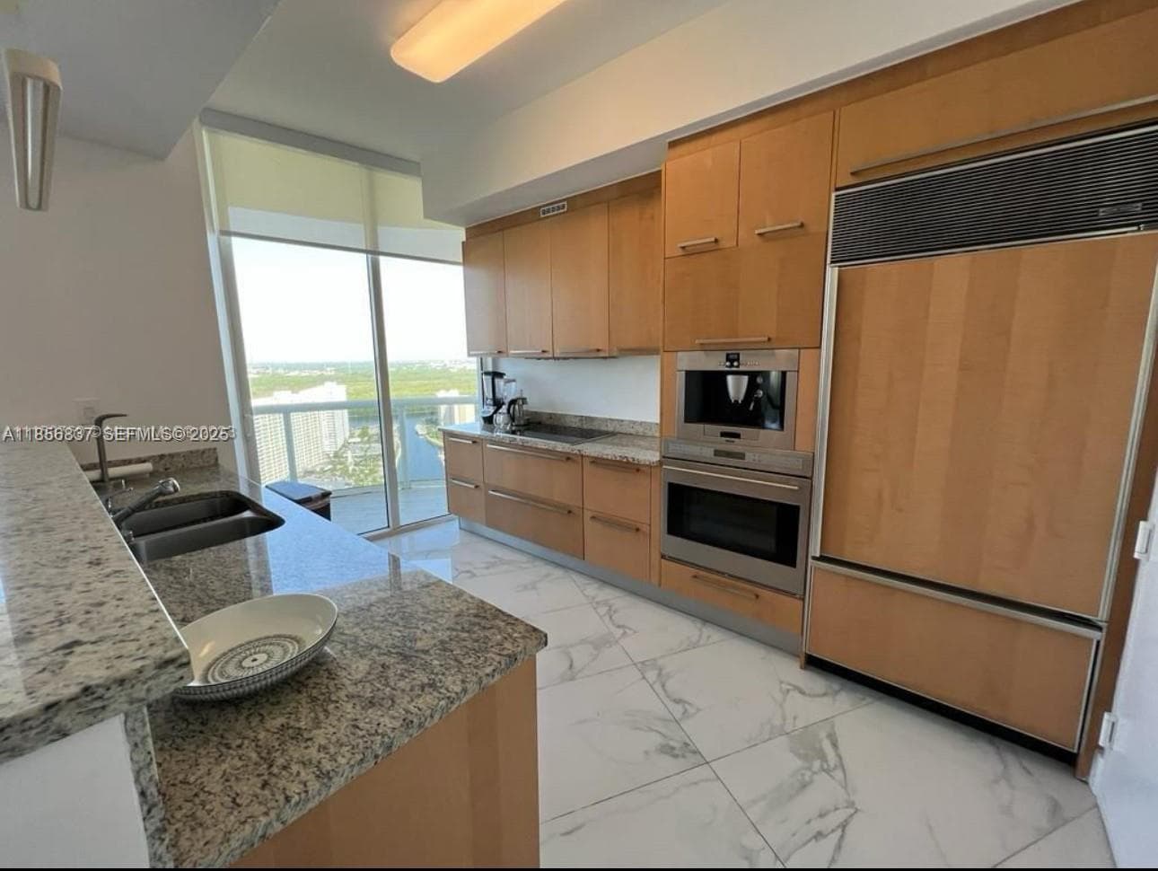 15811 Collins Ave # 2805, Sunny Isles Beach FL 33160 — 16