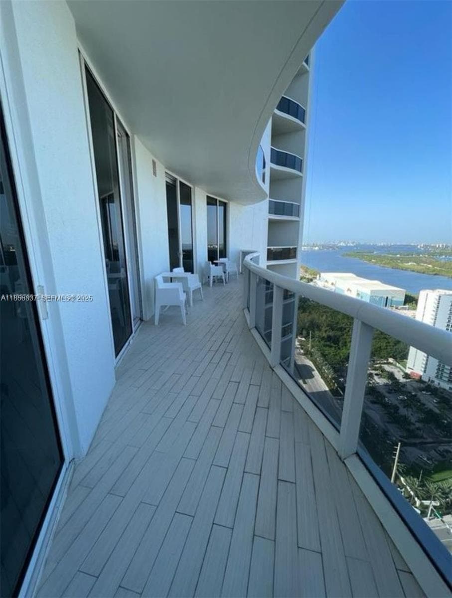15811 Collins Ave # 2805, Sunny Isles Beach FL 33160 — 24