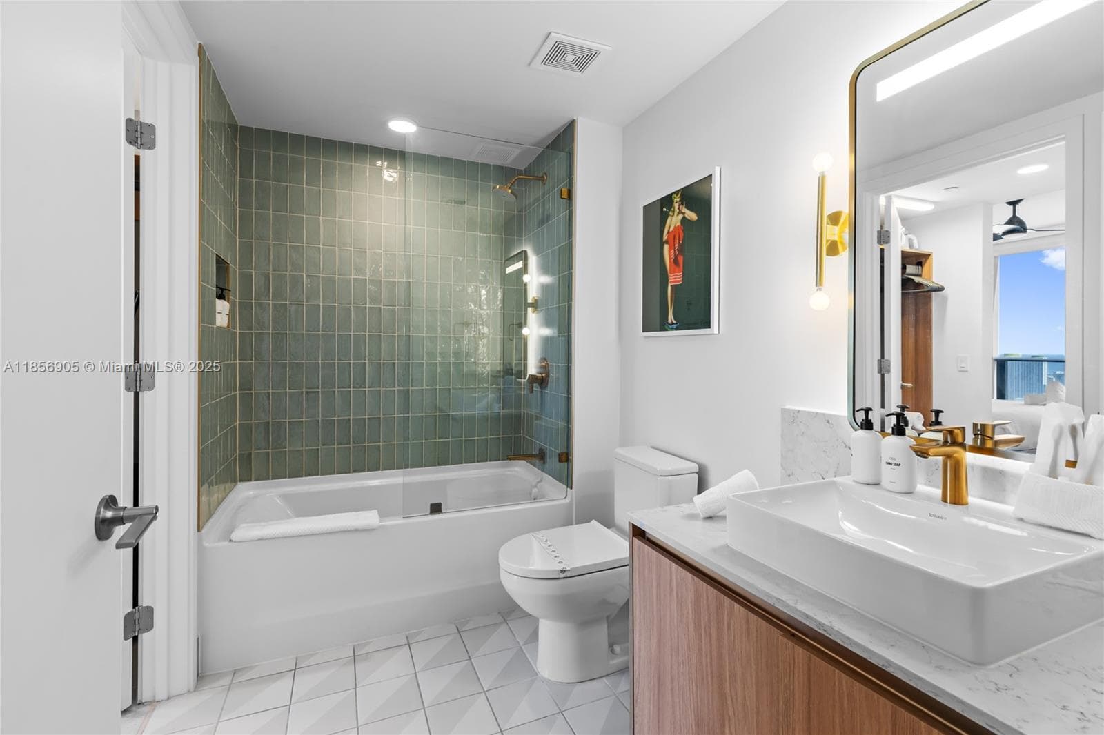 601 NE 1st Ave # 4607, Miami FL 33132 — 16