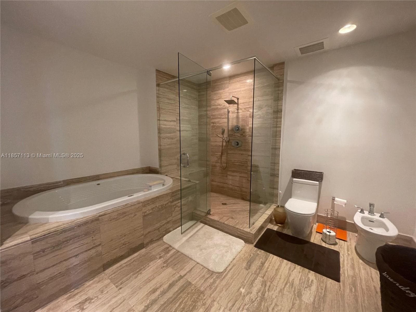 16001 Collins Ave # 1402, Sunny Isles Beach FL 33160 — 17