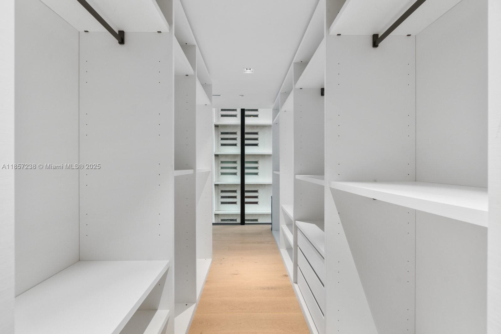 1000 Biscayne Blvd # 2402, Miami FL 33132 — 27