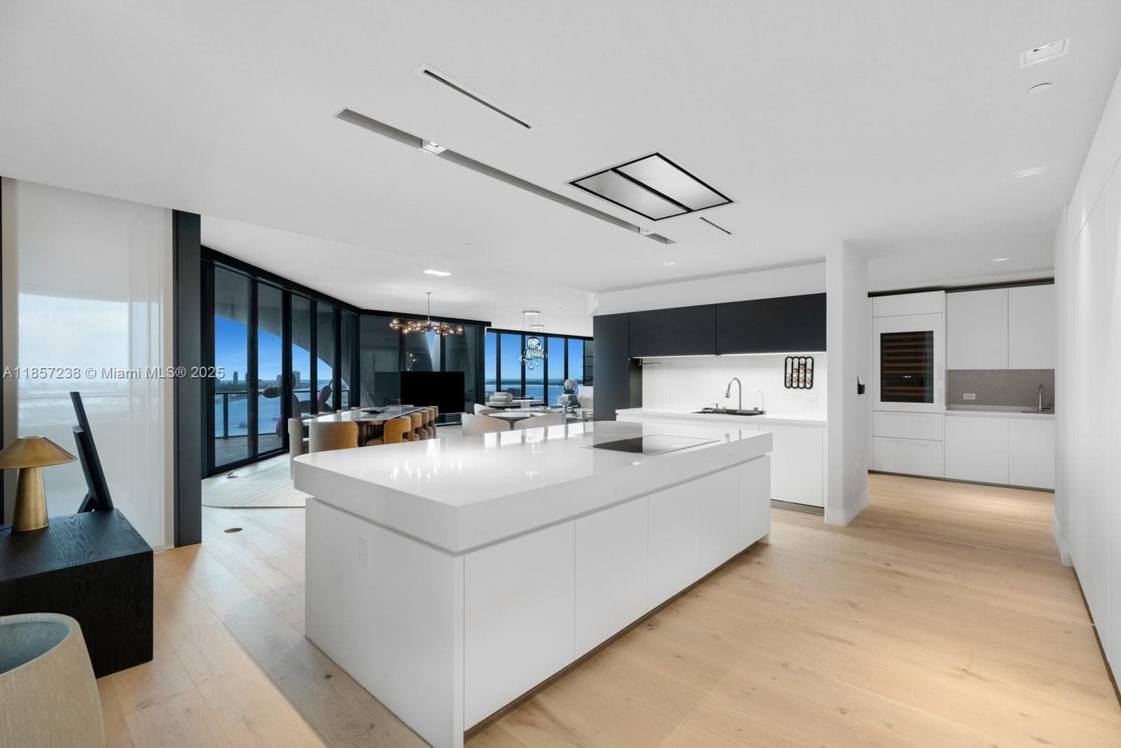 1000 Biscayne Blvd # 2402, Miami FL 33132 — 13