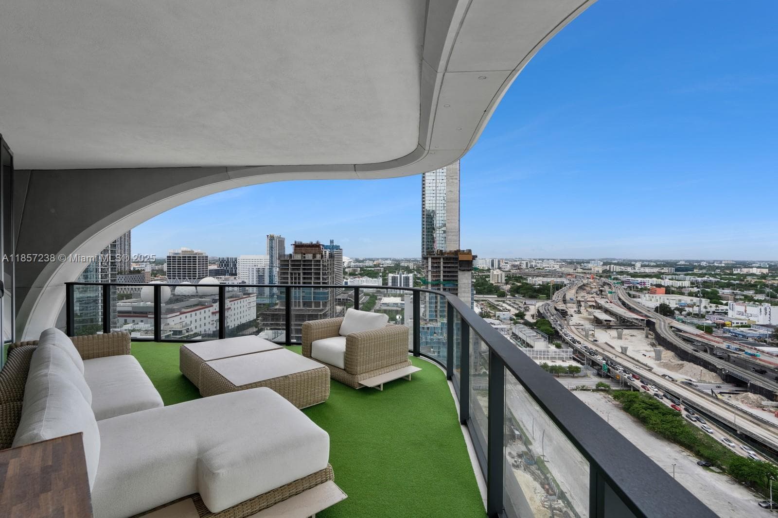 1000 Biscayne Blvd # 2402, Miami FL 33132 — 33