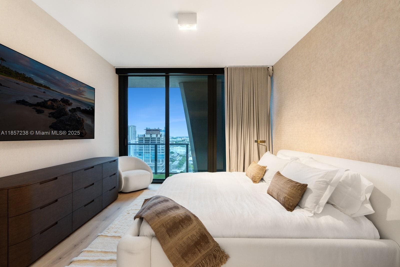 1000 Biscayne Blvd # 2402, Miami FL 33132 — 40