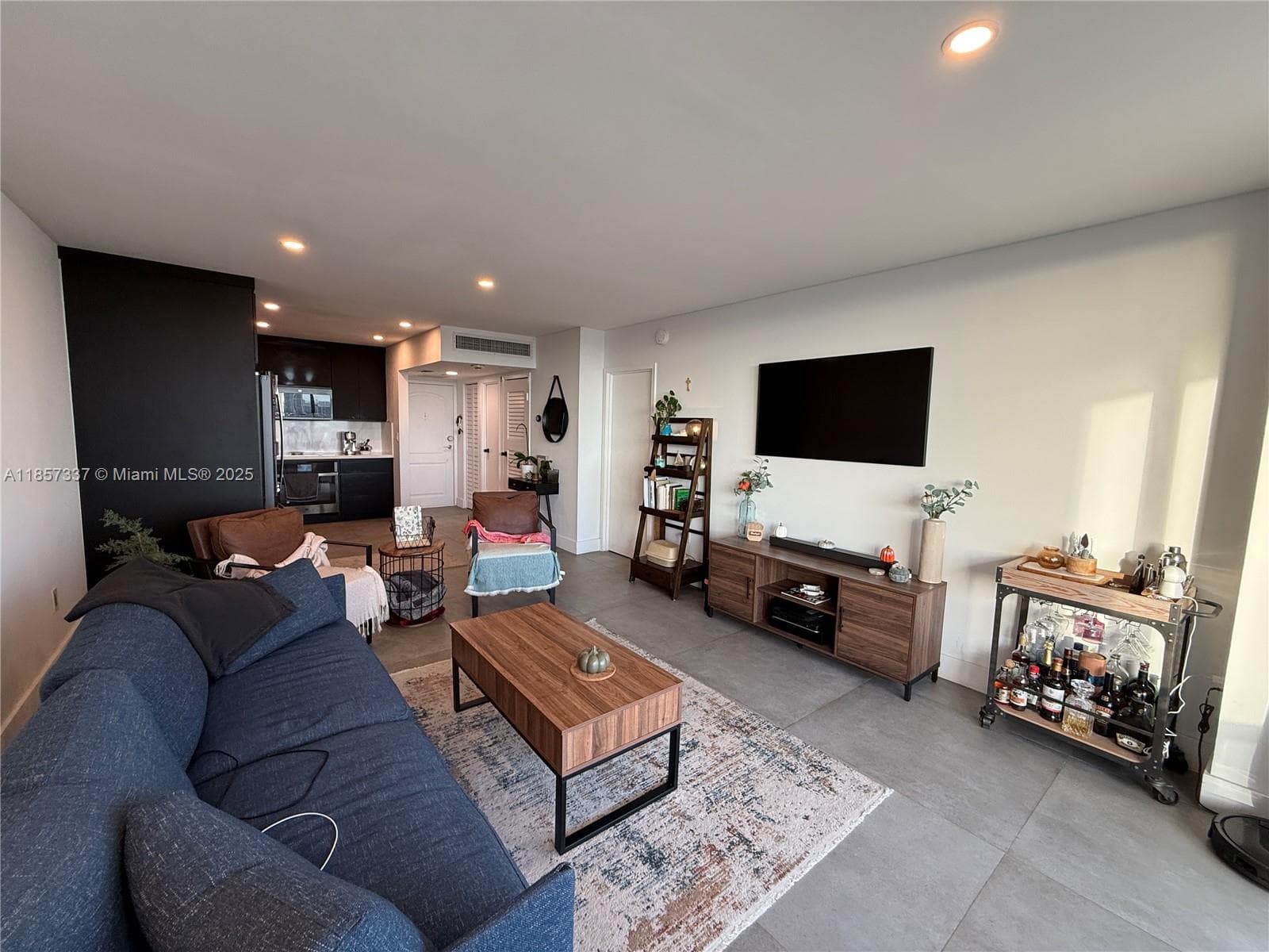 3625 N Country Club Dr, Aventura FL 33180 — 4