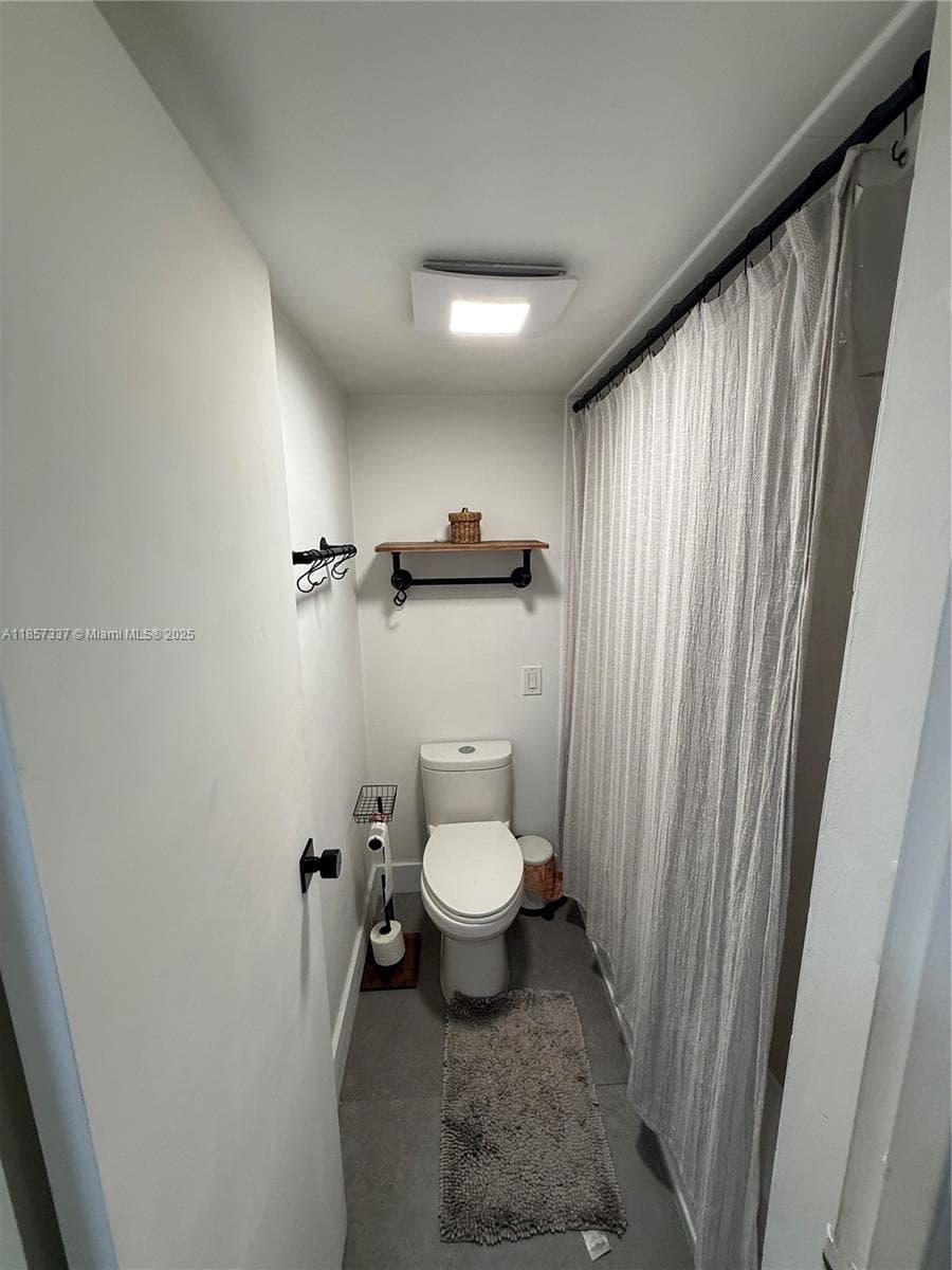 3625 N Country Club Dr, Aventura FL 33180 — 8