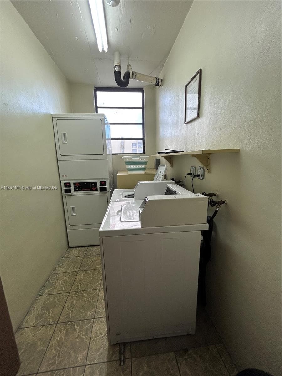 14201 SW 66th St # 306, Miami FL 33183 — 23