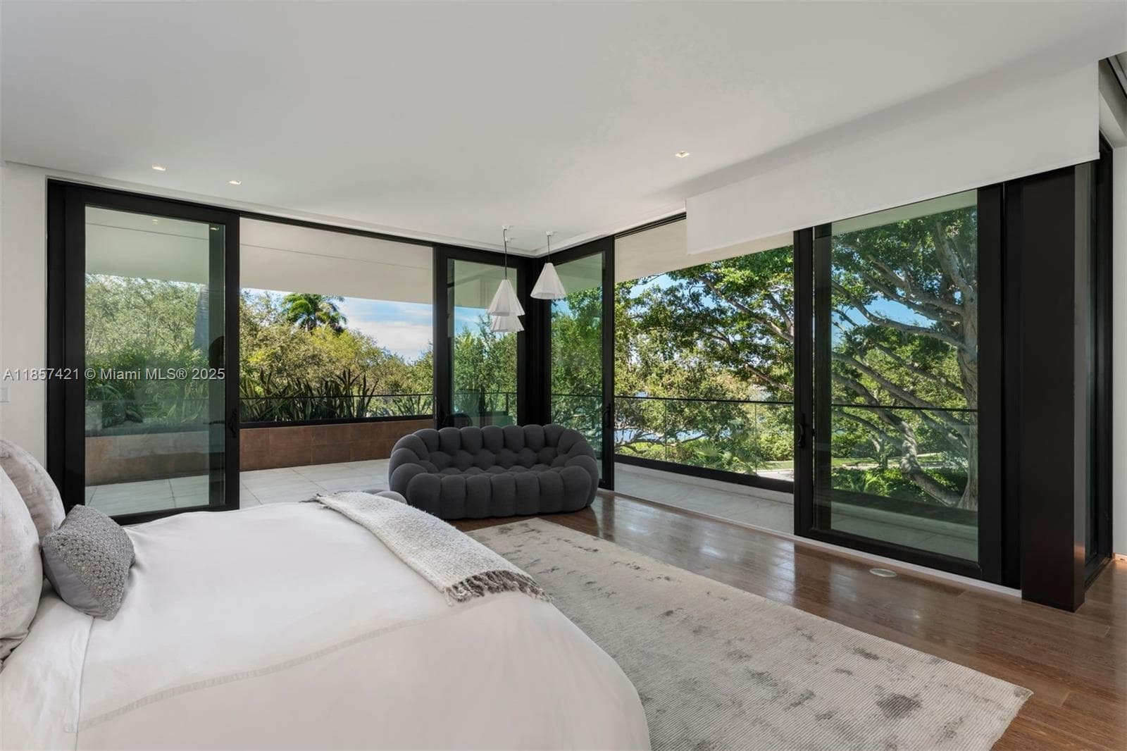 540 Leucadendra Dr, Coral Gables FL 33156 — 10