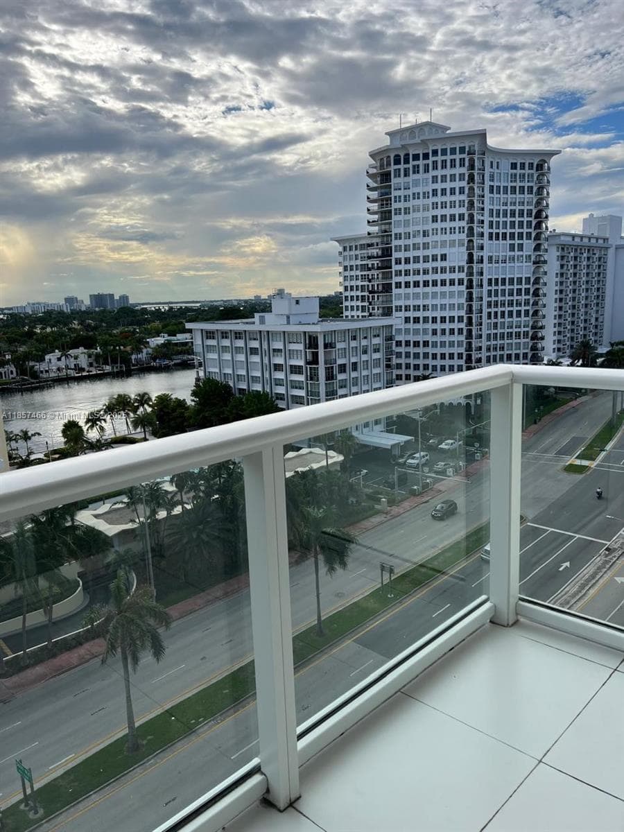 5601 Collins Ave # 1115, Miami Beach FL 33140 — 9