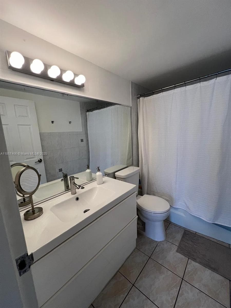 5601 Collins Ave # 1115, Miami Beach FL 33140 — 8