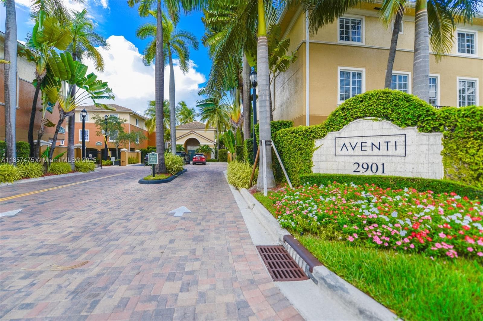 2821 NE 185th St # 408, Aventura FL 33180 — 1