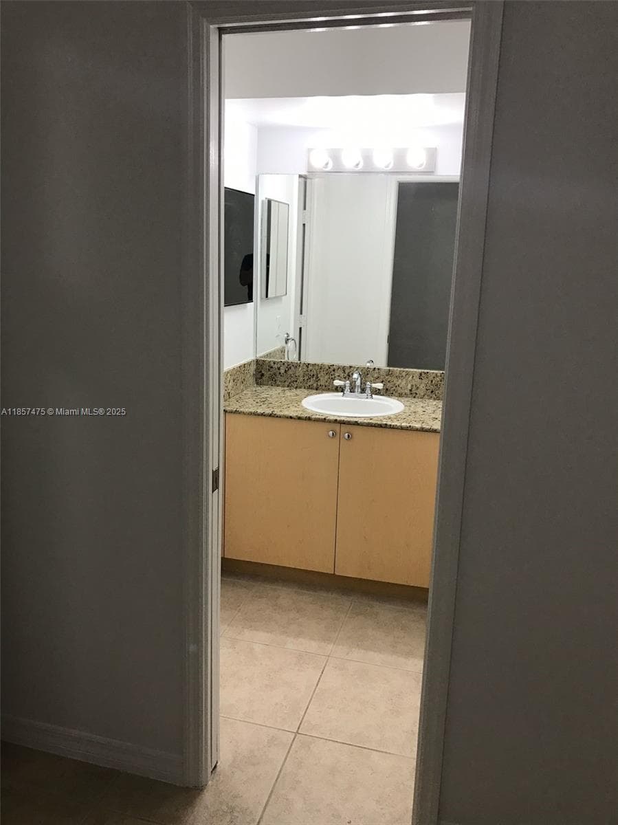 2821 NE 185th St # 408, Aventura FL 33180 — 24