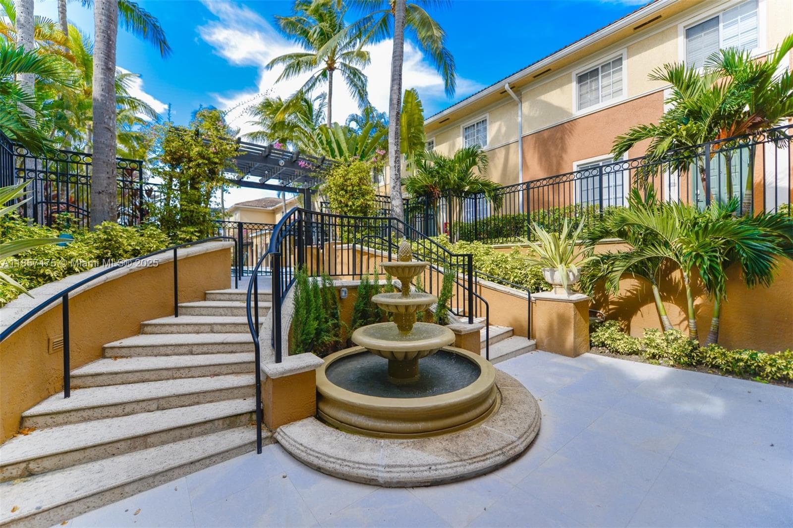 2821 NE 185th St # 408, Aventura FL 33180 — 35