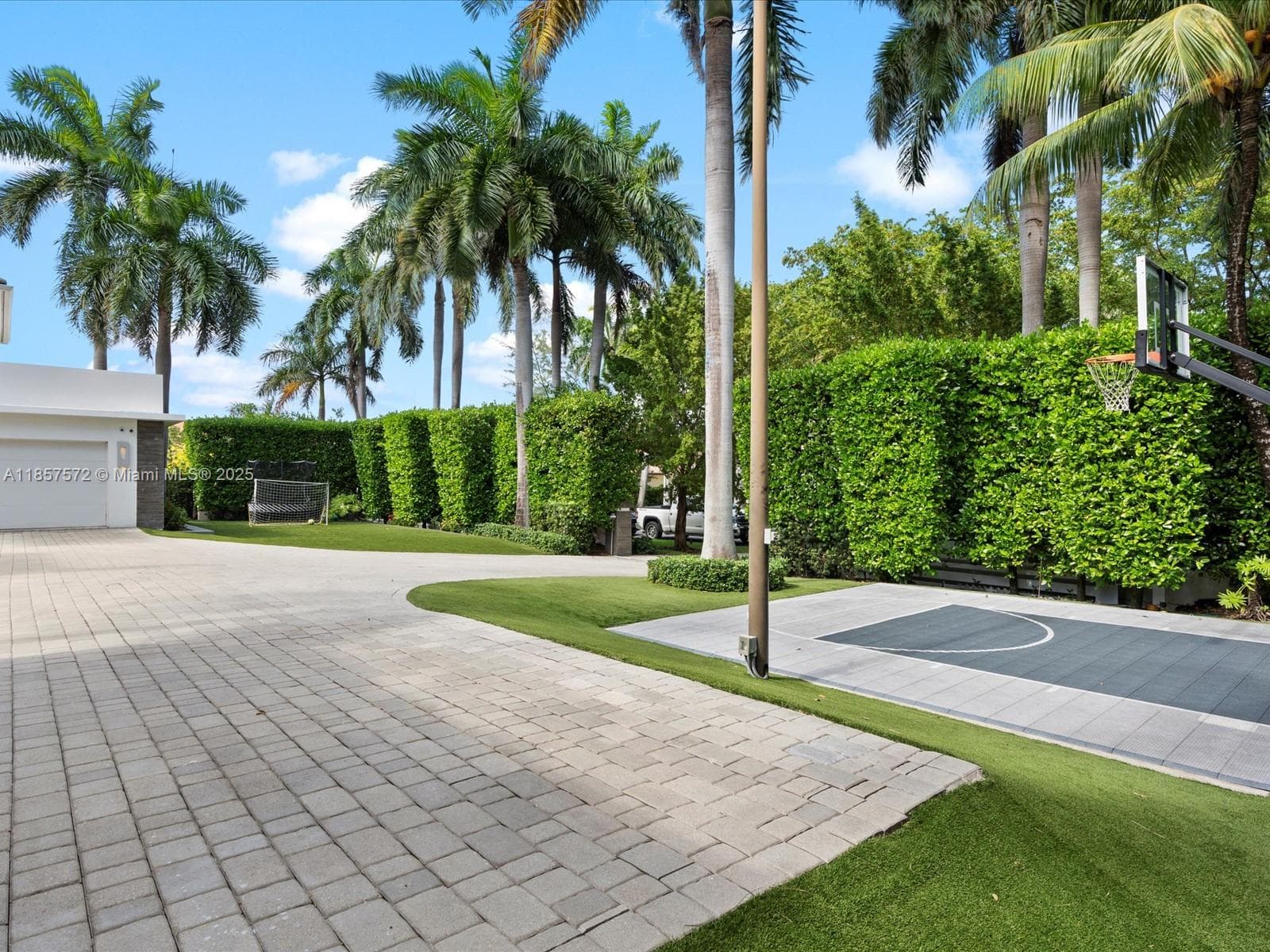224 S ISLAND, Golden Beach FL 33160 — 9