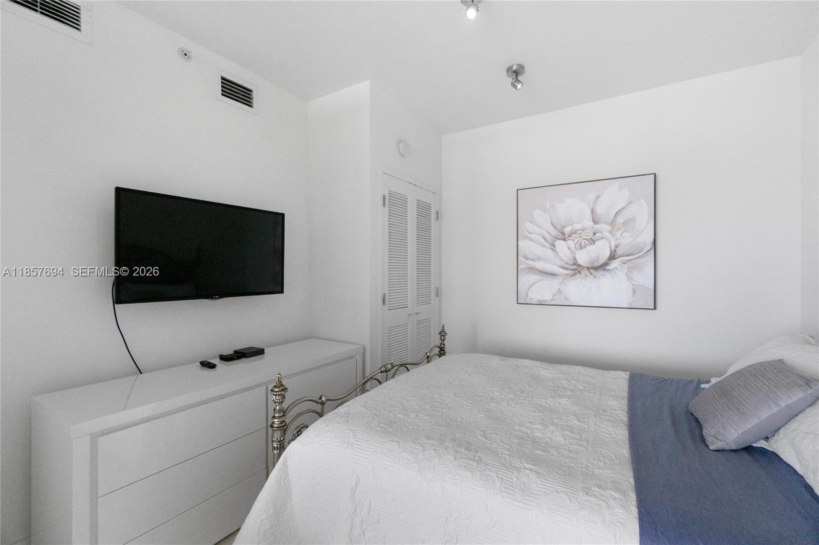 100 Lincoln Rd, Miami Beach FL 33139 — 12