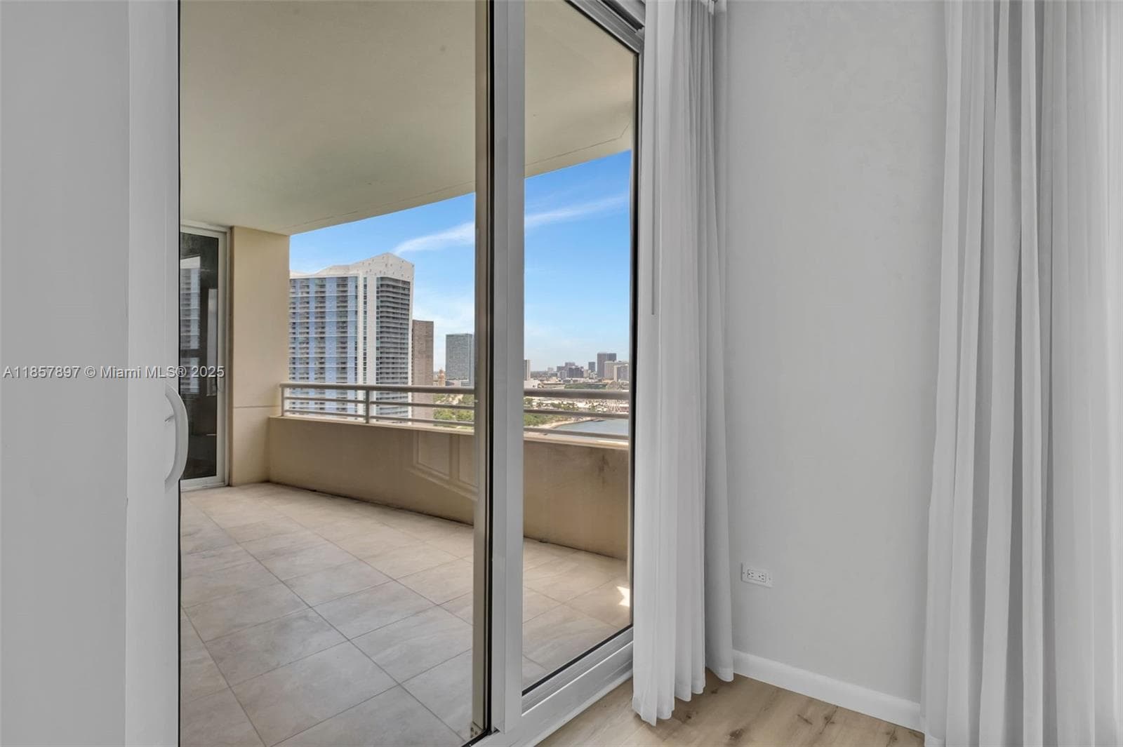 848 Brickell Key Dr # 2602, Miami FL 33131 — 22