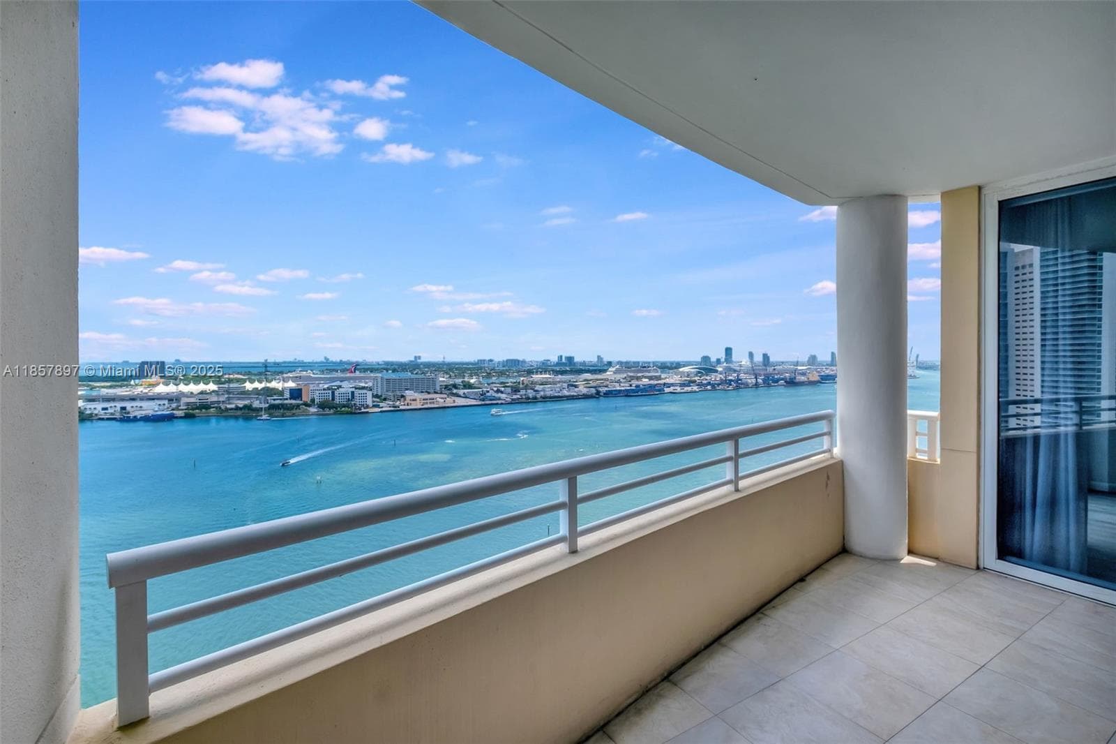 848 Brickell Key Dr # 2602, Miami FL 33131 — 33