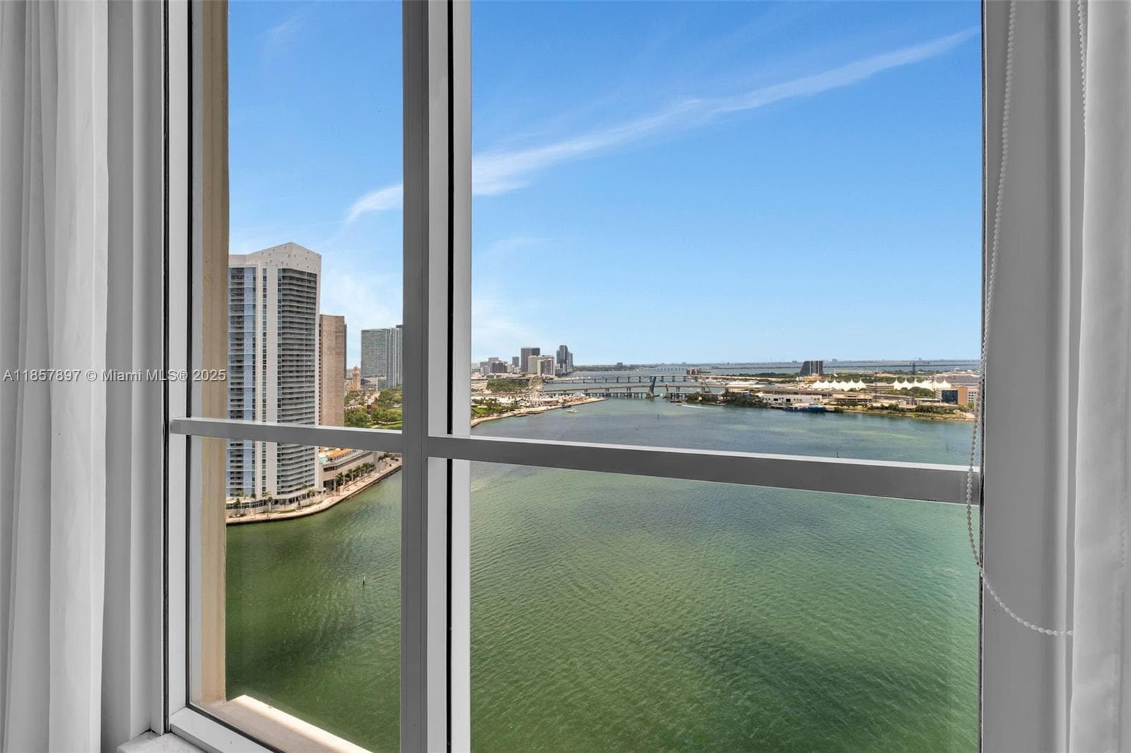 848 Brickell Key Dr # 2602, Miami FL 33131 — 21