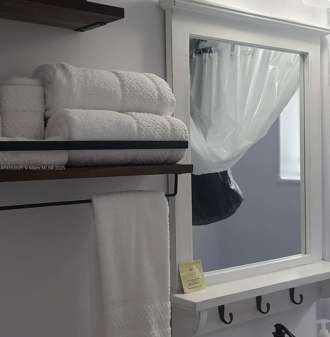 3710 Collins Ave # 309, Miami Beach FL 33140 — 7