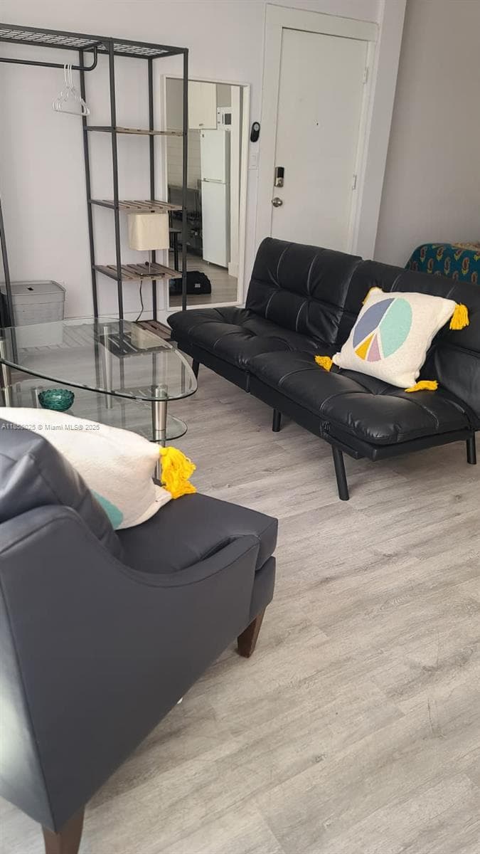 3710 Collins Ave # 309, Miami Beach FL 33140 — 1
