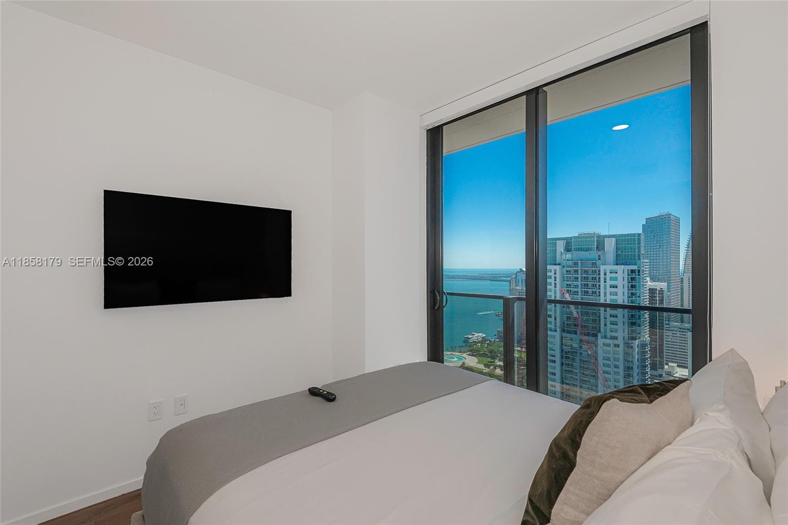 398 NE 5th St # 4417, Miami FL 33132 — 19