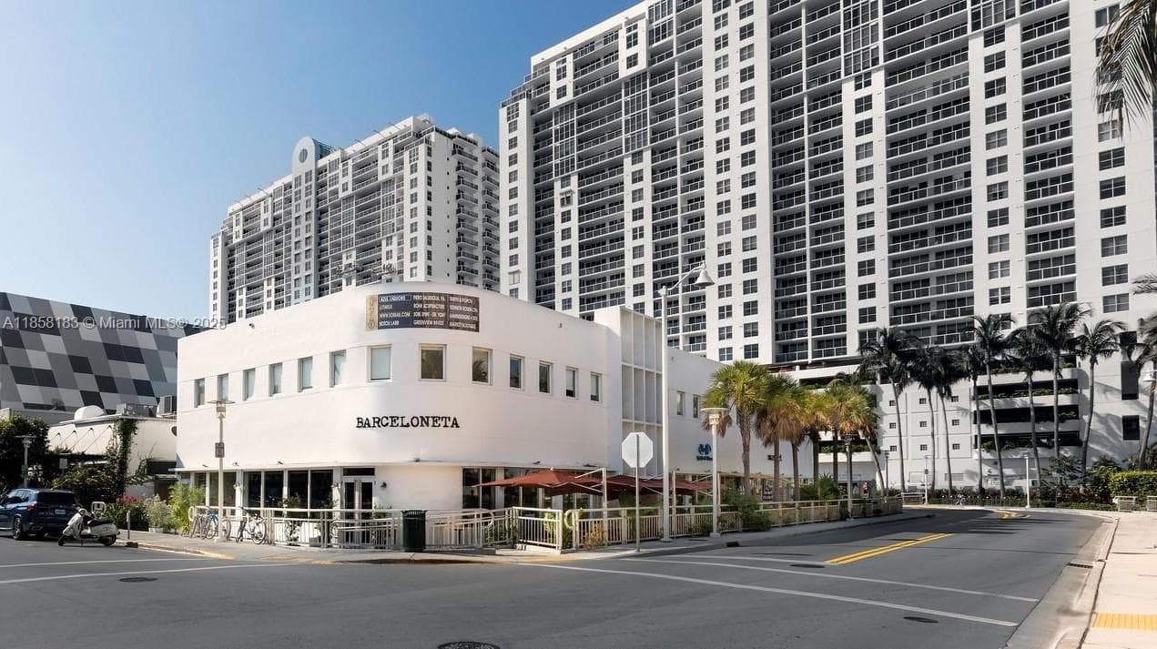 1410 20th St # 1418, Miami Beach FL 33139 — 16