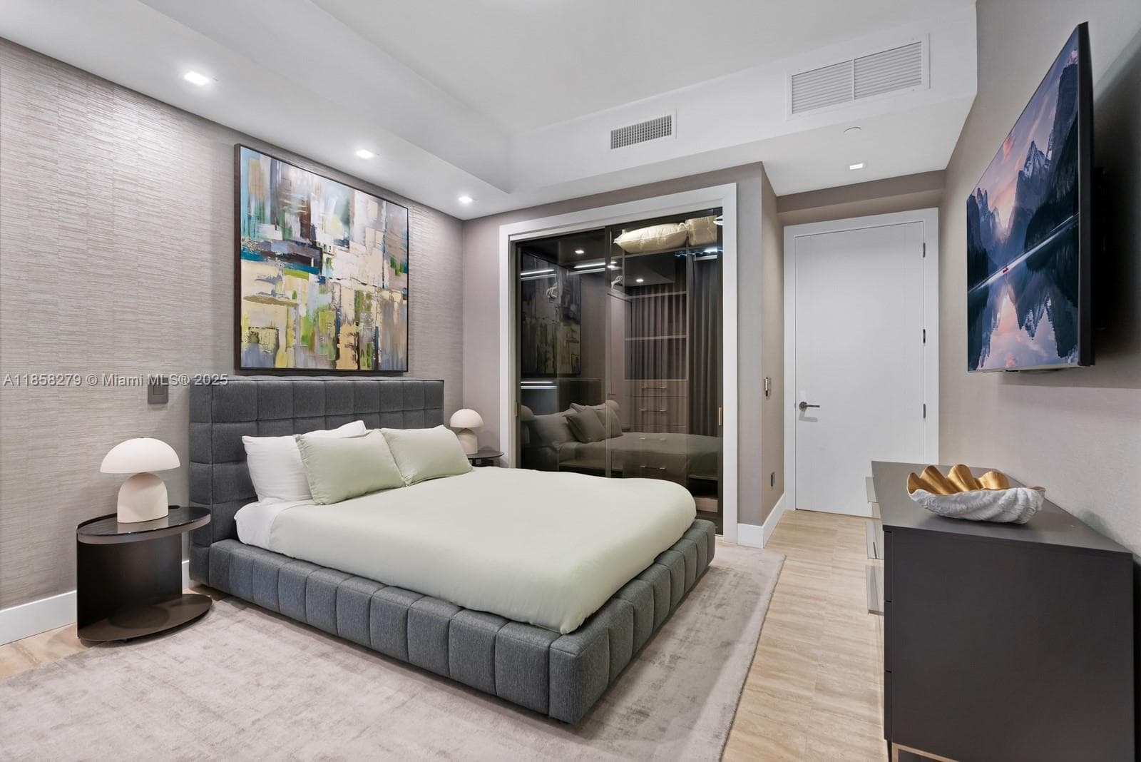 18501 Collins Ave, Sunny Isles Beach FL 33160 — 23
