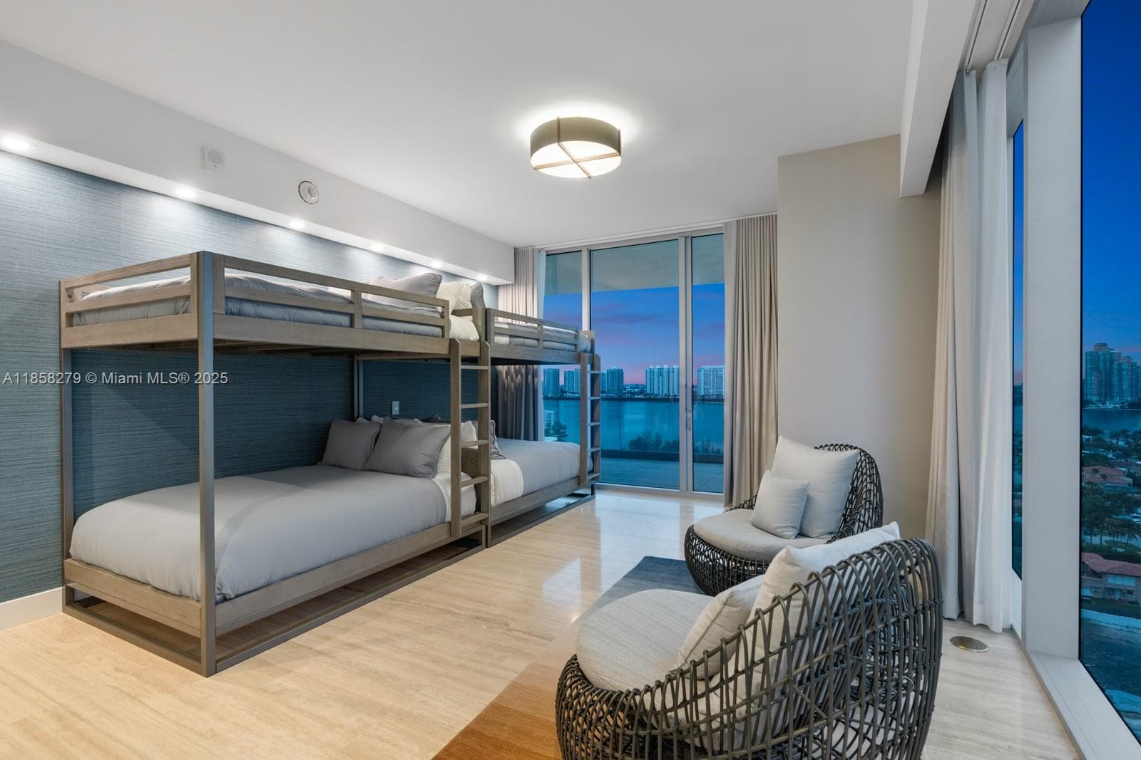 18501 Collins Ave, Sunny Isles Beach FL 33160 — 33