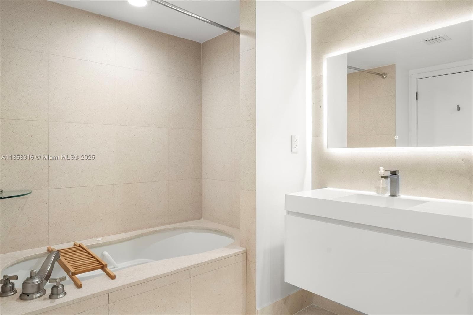 6801 Collins Ave, Miami Beach FL 33141 — 16