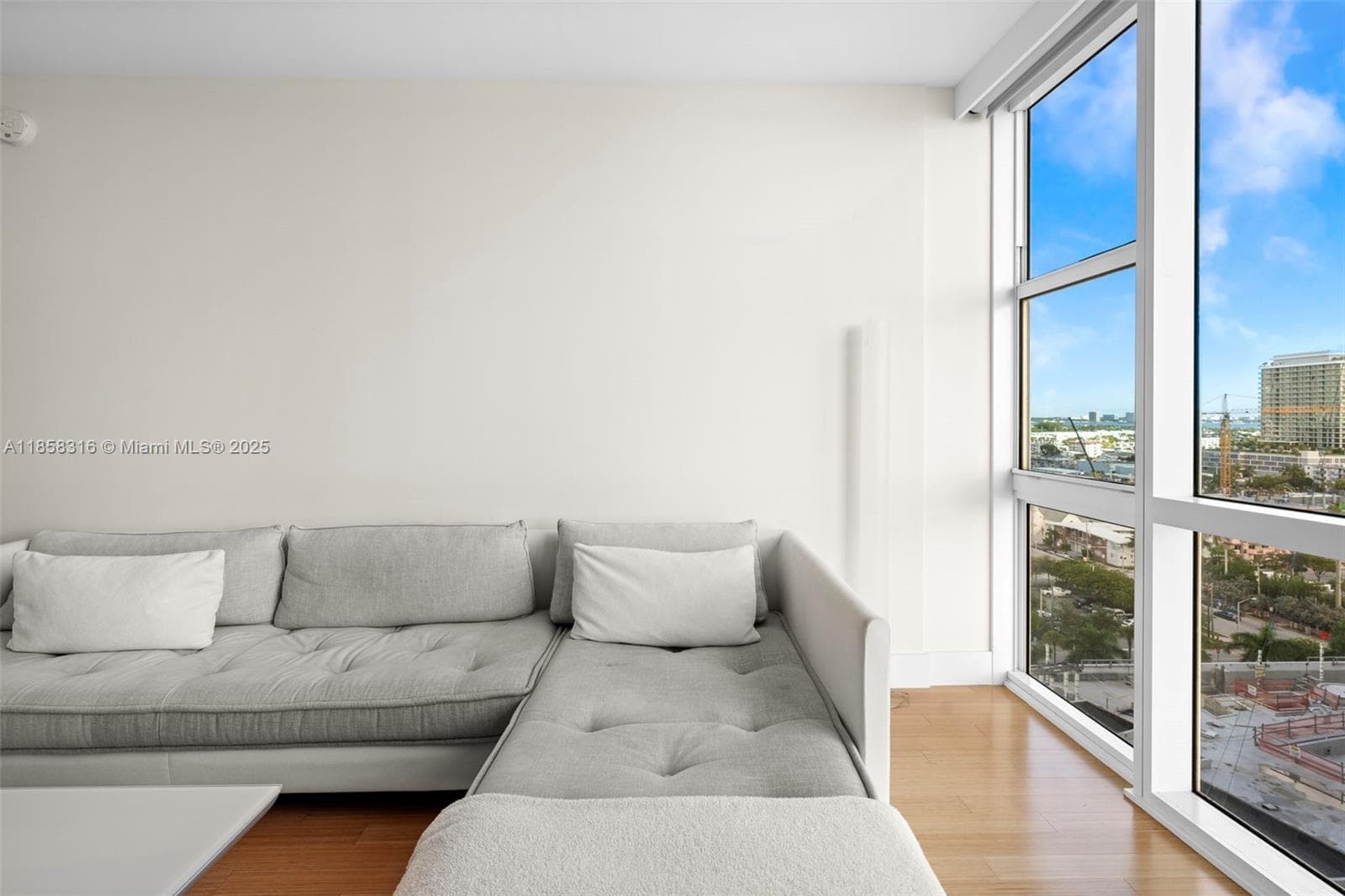 6801 Collins Ave, Miami Beach FL 33141 — 20