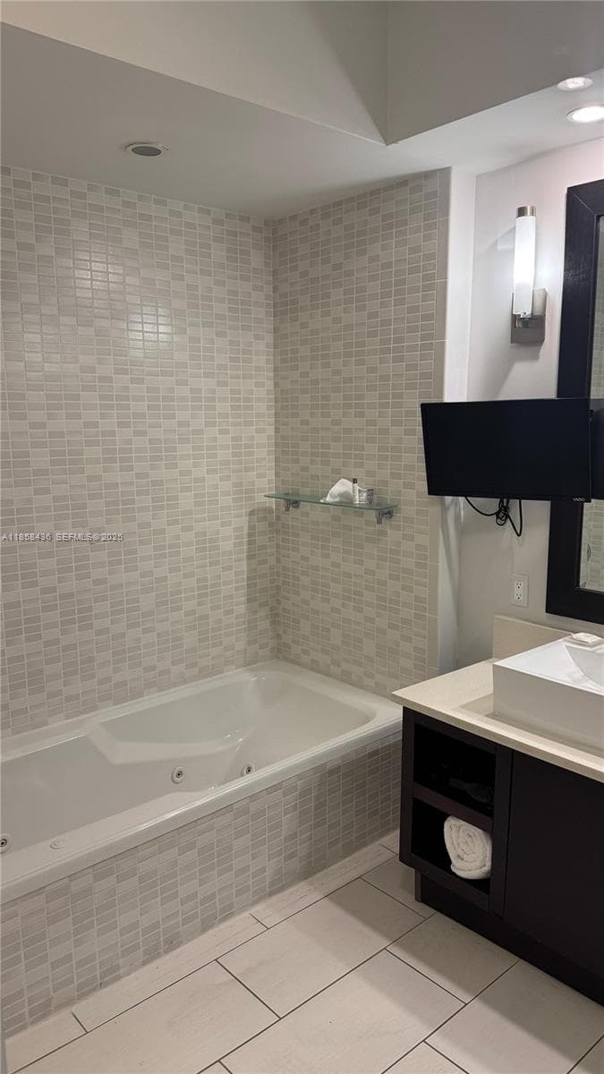 5300 NW 87th Ave # 914, Doral FL 33178 — 6