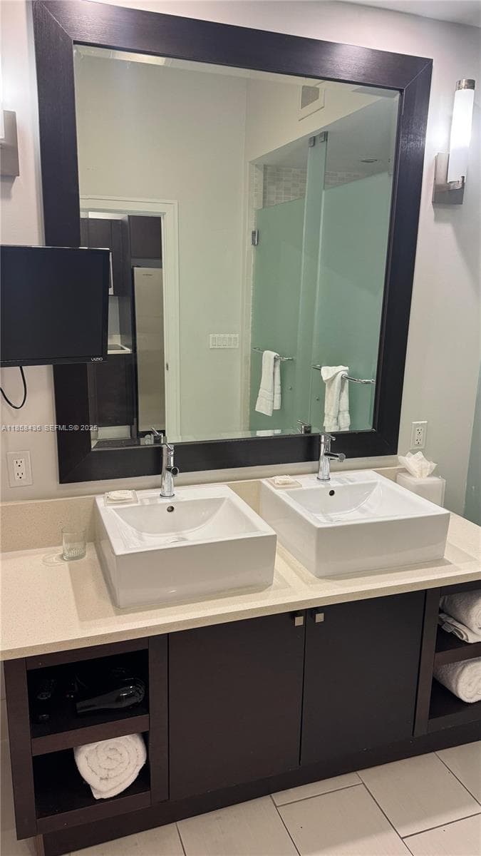 5300 NW 87th Ave # 914, Doral FL 33178 — 4