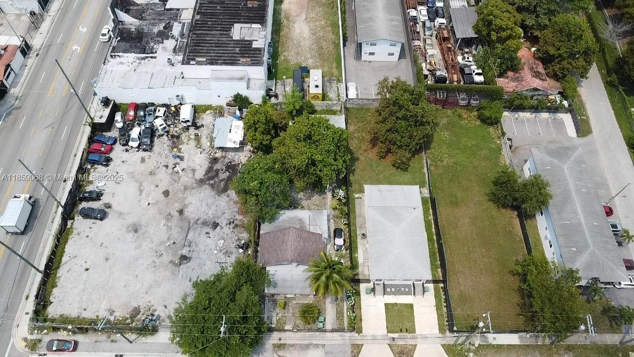 683 NW 30th St, Miami FL 33127 — 7