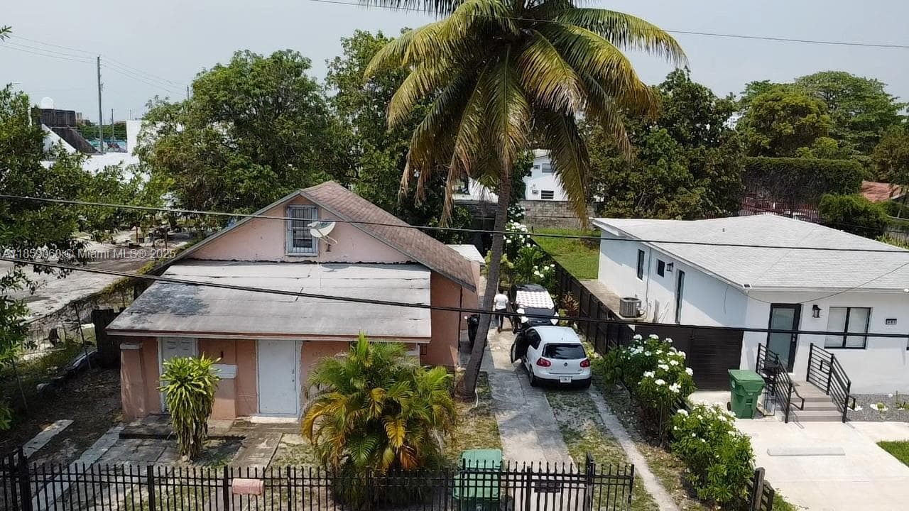 683 NW 30th St, Miami FL 33127 — 3