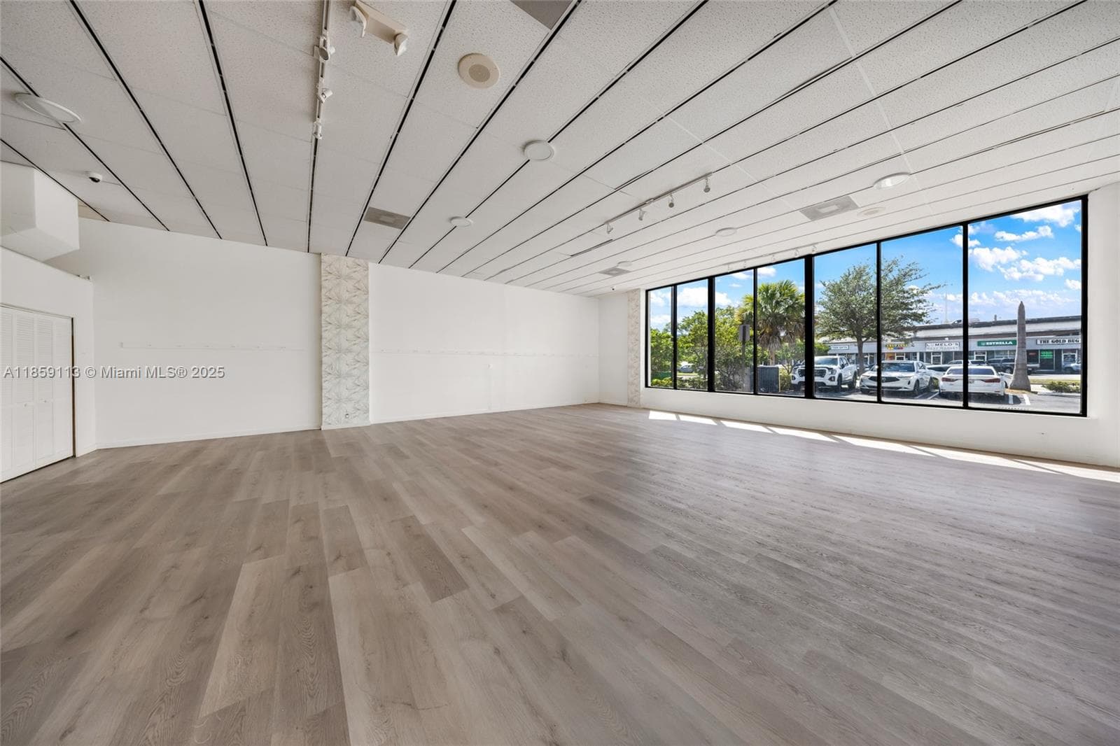 9855 S Dixie Hwy, Pinecrest FL 33156 — 40