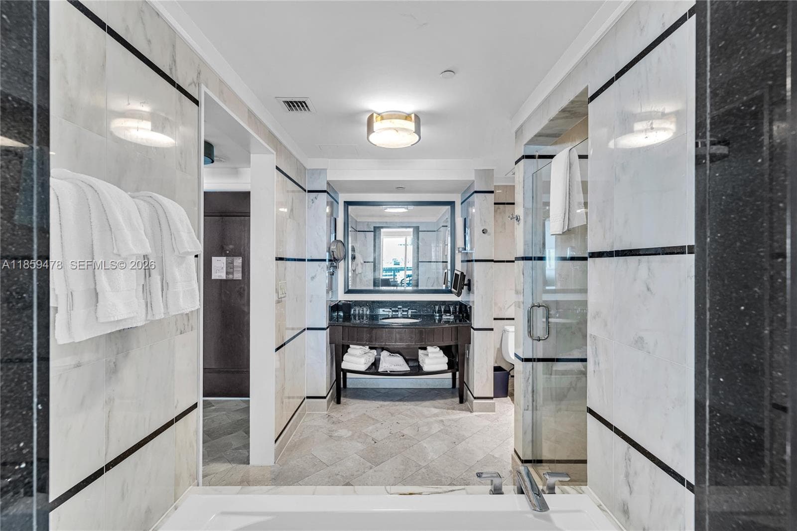 4391 Collins Ave, Miami Beach FL 33140 — 33