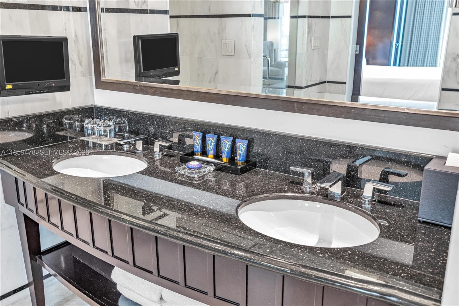 4391 Collins Ave, Miami Beach FL 33140 — 48