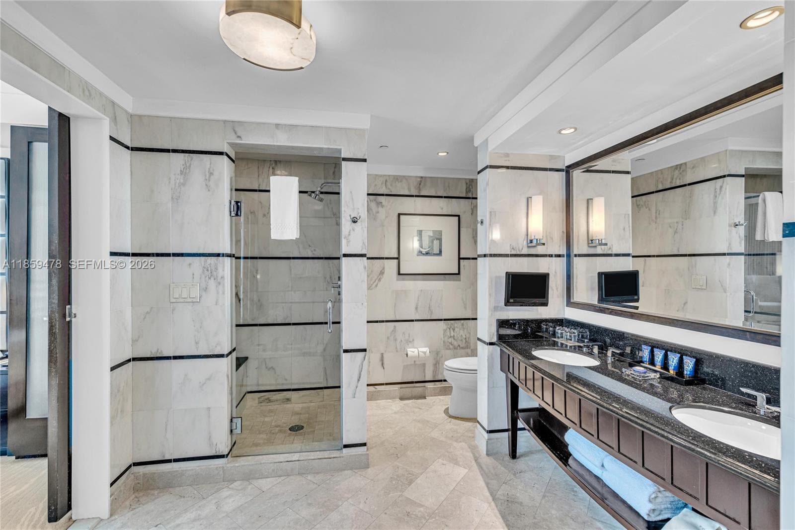 4391 Collins Ave, Miami Beach FL 33140 — 19