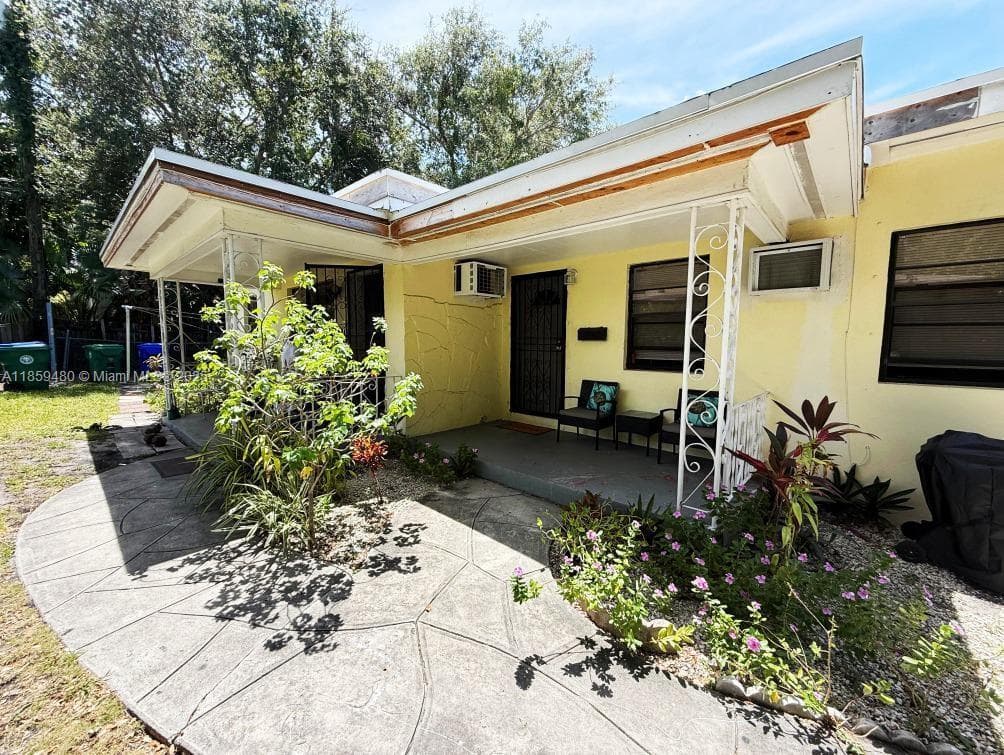 10 NE 50th Ter, Miami FL 33137 — 1