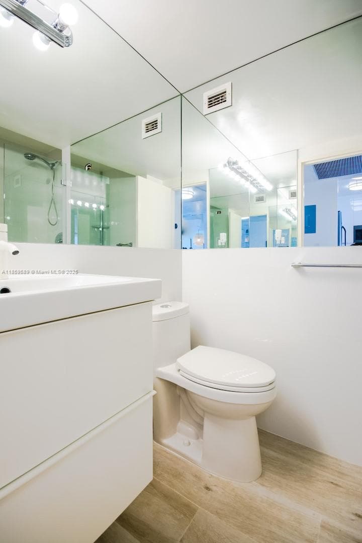 5601 Collins Ave # 1204, Miami Beach FL 33140 — 13