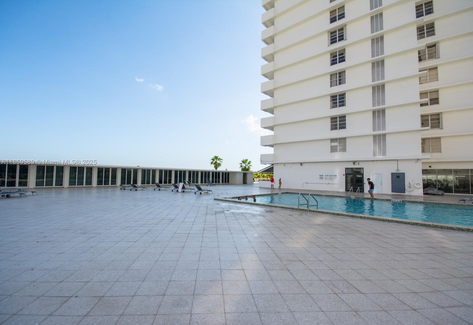 5601 Collins Ave # 1204, Miami Beach FL 33140 — 53
