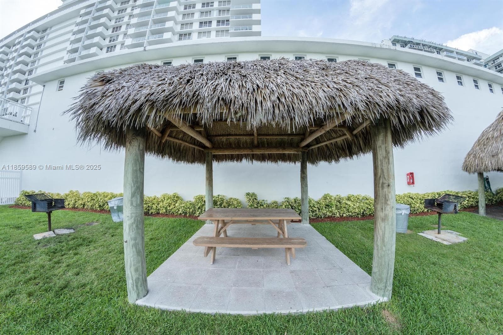 5601 Collins Ave # 1204, Miami Beach FL 33140 — 38