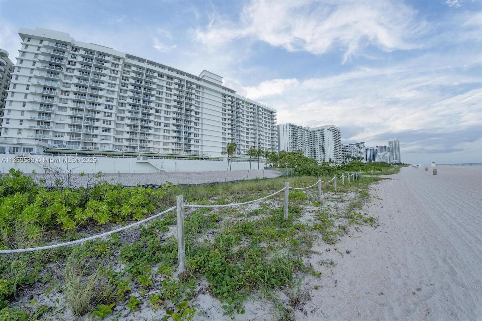 5601 Collins Ave # 1204, Miami Beach FL 33140 — 40